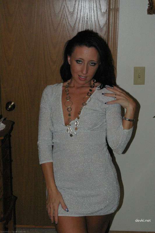 Amateur Photo: Girl with Big Ass and Small Tits Exposed!