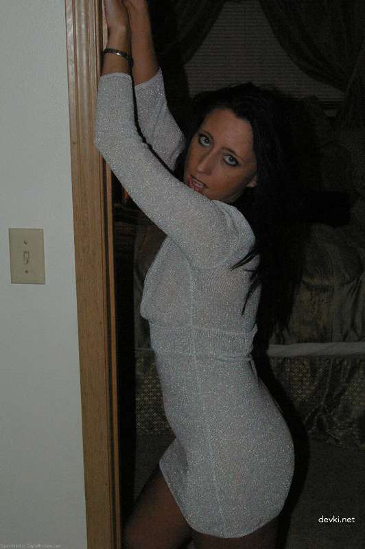 Amateur Photo: Girl with Big Ass and Small Tits Exposed!