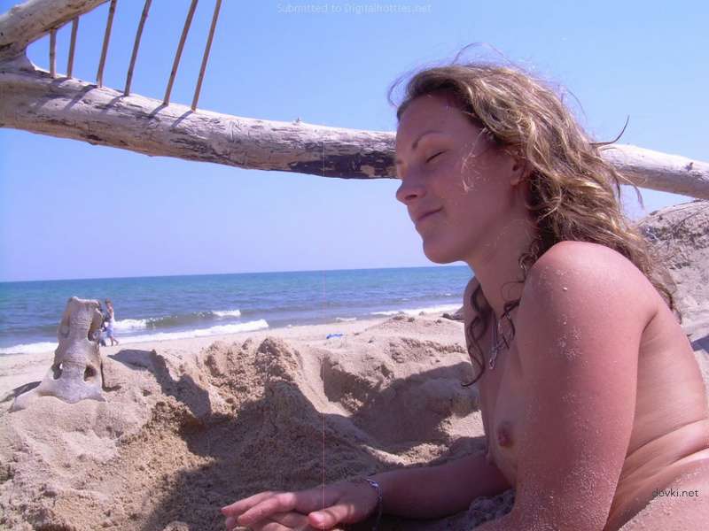 Amateur Erotic Collection: Explicit Amateur Photos for Adults