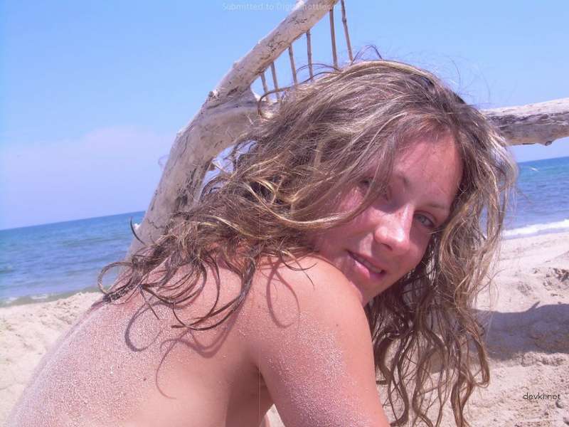 Amateur Erotic Collection: Explicit Amateur Photos for Adults