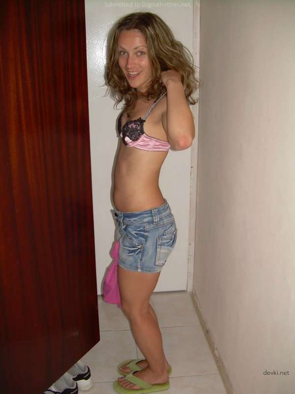 Amateur Erotic Collection: Explicit Amateur Photos for Adults