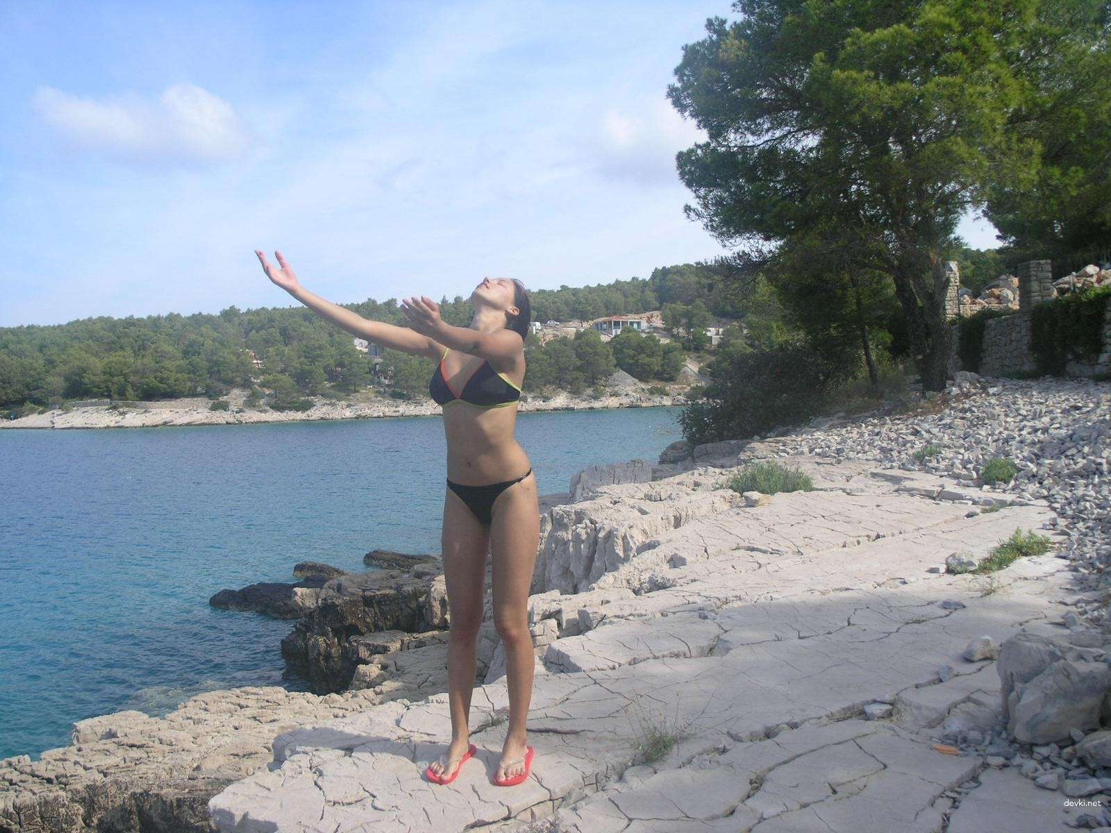 Explicit Amateur Photo: Poses Pantyless for Maximum Exposure