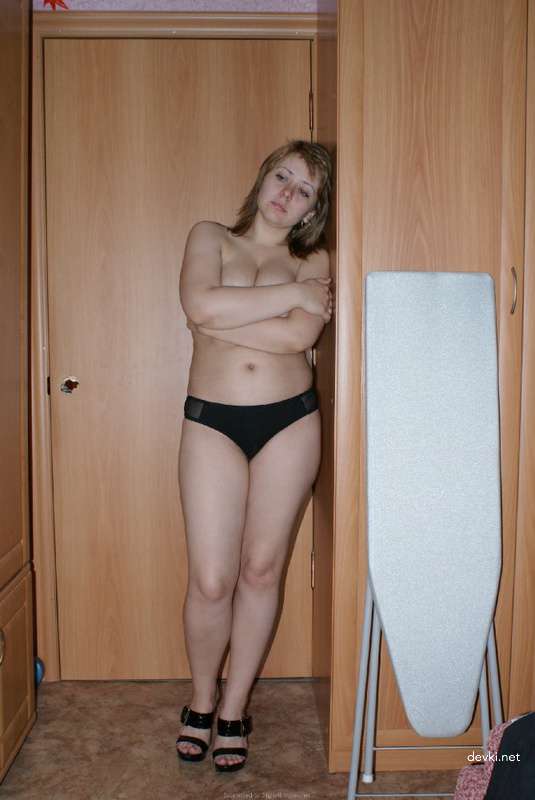 Amateur BBW Babe's Personal Explicit Photos with Massive Curves