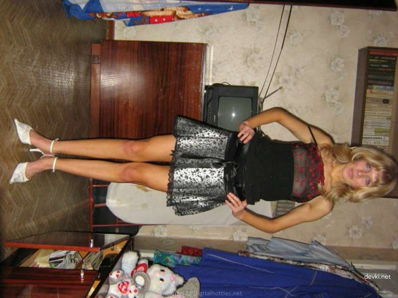 Explicit Amateur Intimate Photos of Young Couple - Uncensored Love Scenes