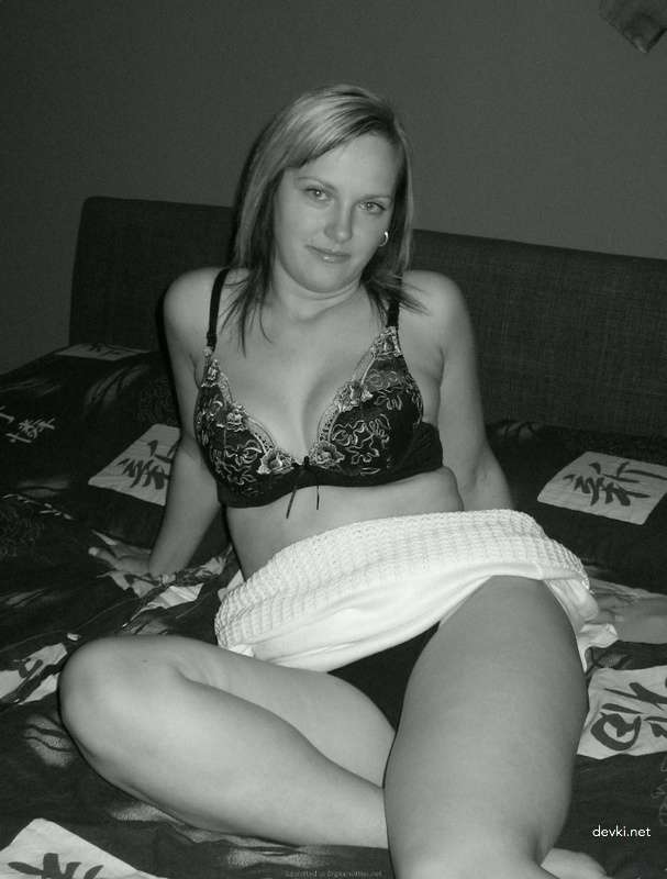 Shaved Pussy Riding Cock: Explicit Porn Photo