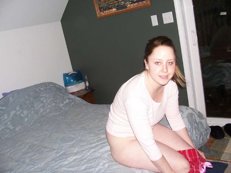 Big Booty Babe Gets Her Asshole Stretched and Gaped