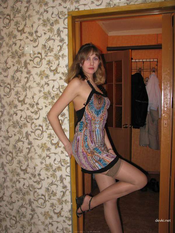 Amateur Redhead Strip Tease - Explicit Solo Show with Fiery Beauty