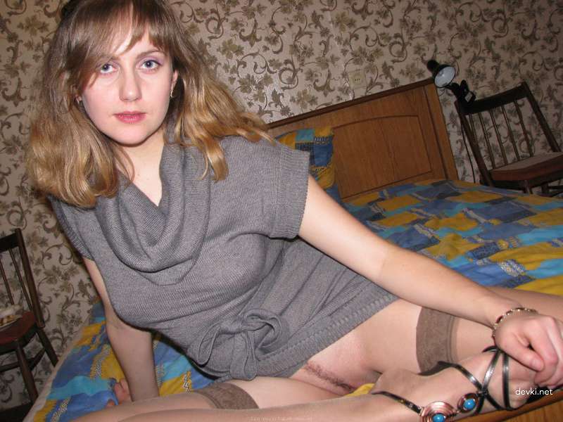Amateur Redhead Strip Tease - Explicit Solo Show with Fiery Beauty