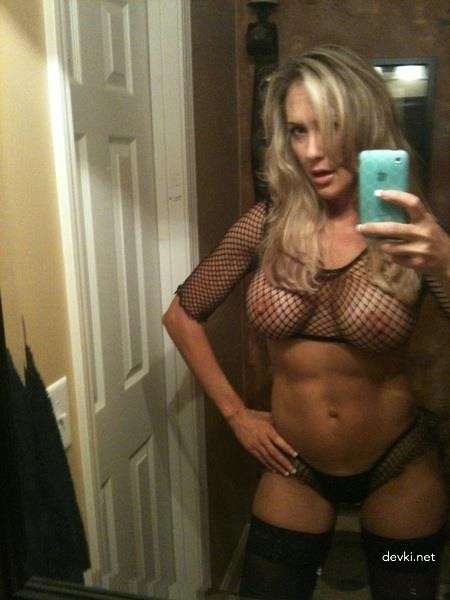 Explicit Erotic Selfies of Sexy Women - Amateur Sex Photos