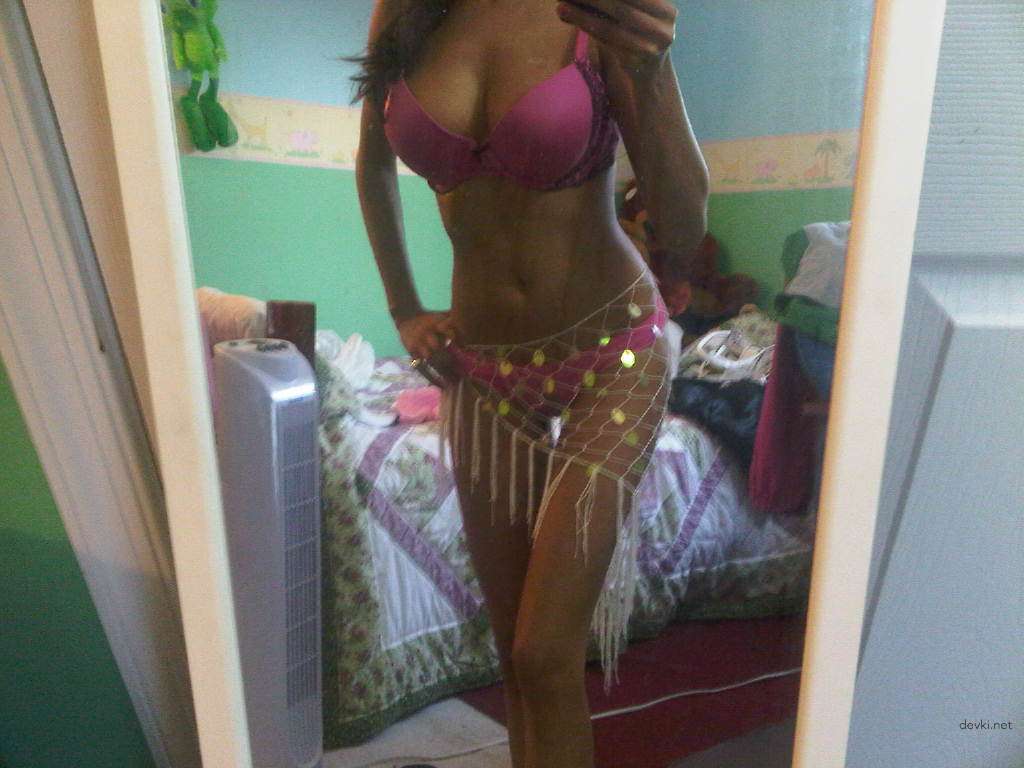 Private Amateur Photo of Indian Girl with Stunning Figure - Explicit and Bold!