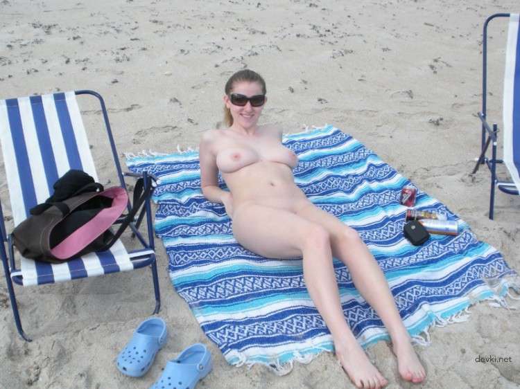 Sexy Pirate Girl: Hot Amateur Photo Shoot