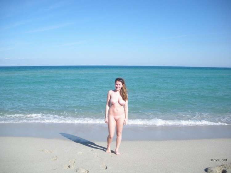 Sexy Pirate Girl: Hot Amateur Photo Shoot