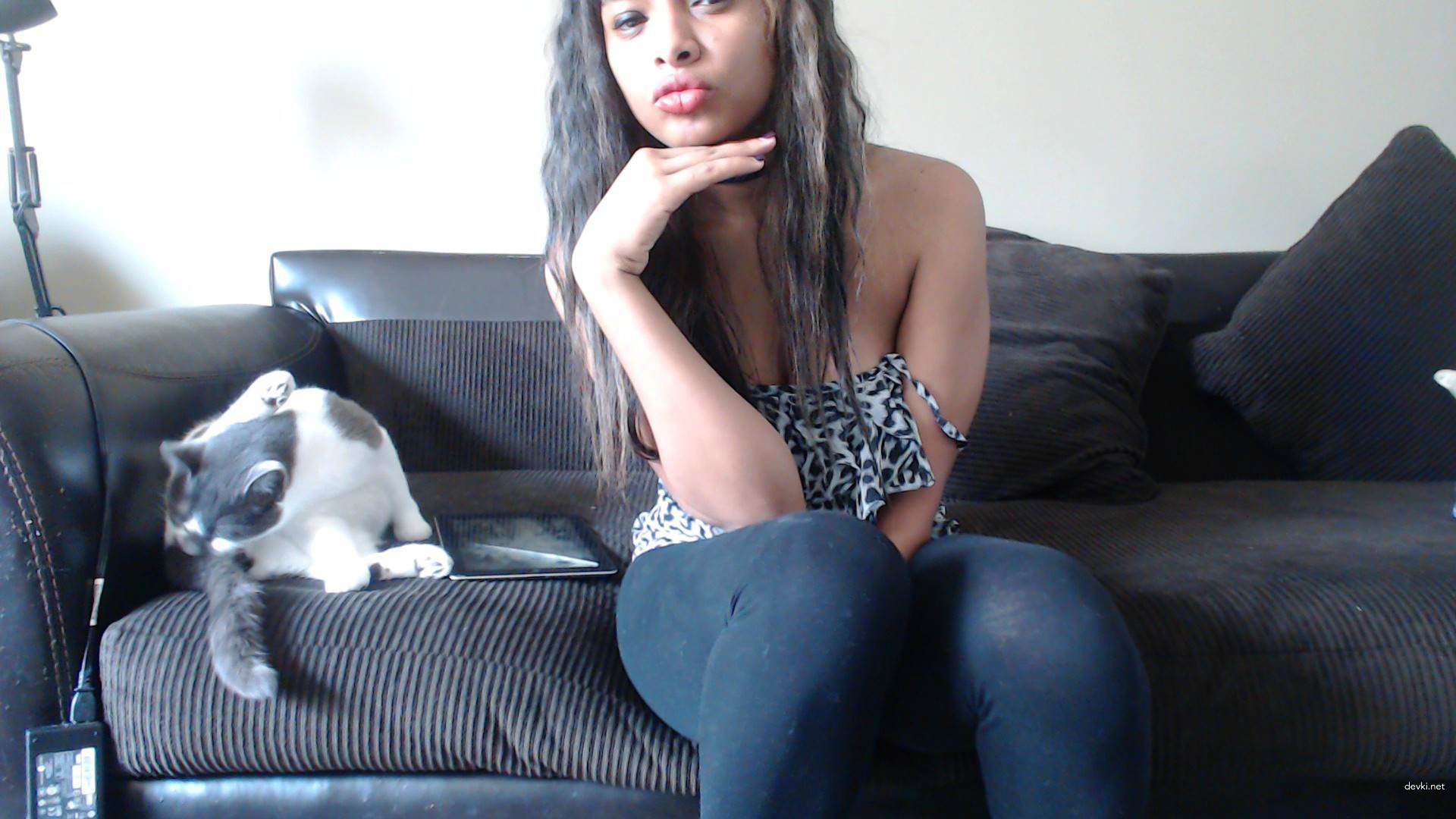 Seductive Mulatto Amateur: Explicit Interracial Sex Photos