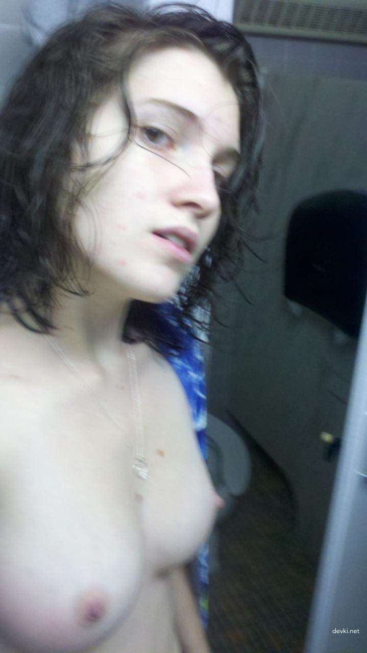 Amateur Girl's Explicit Home Selfie - Naughty Young Woman Showing Off in Private Setting