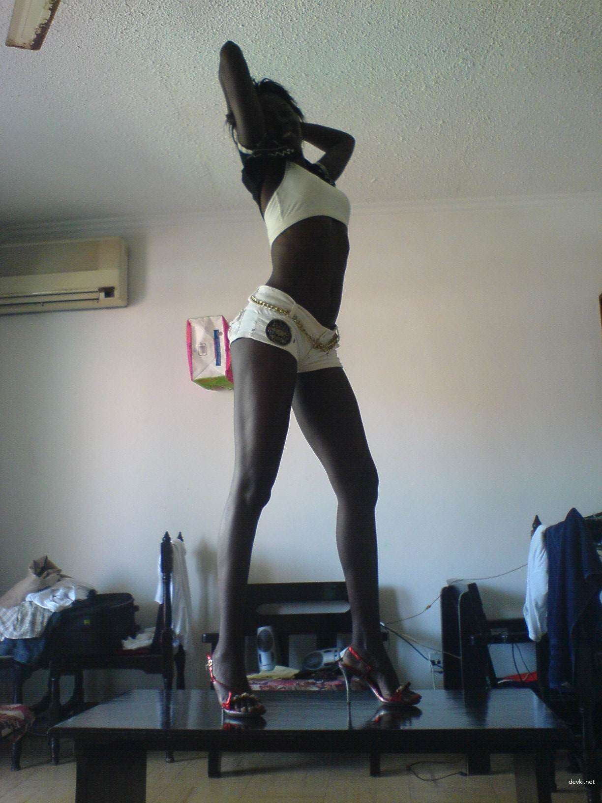 Slim Black Woman Nude: Explicit Amateur Photo