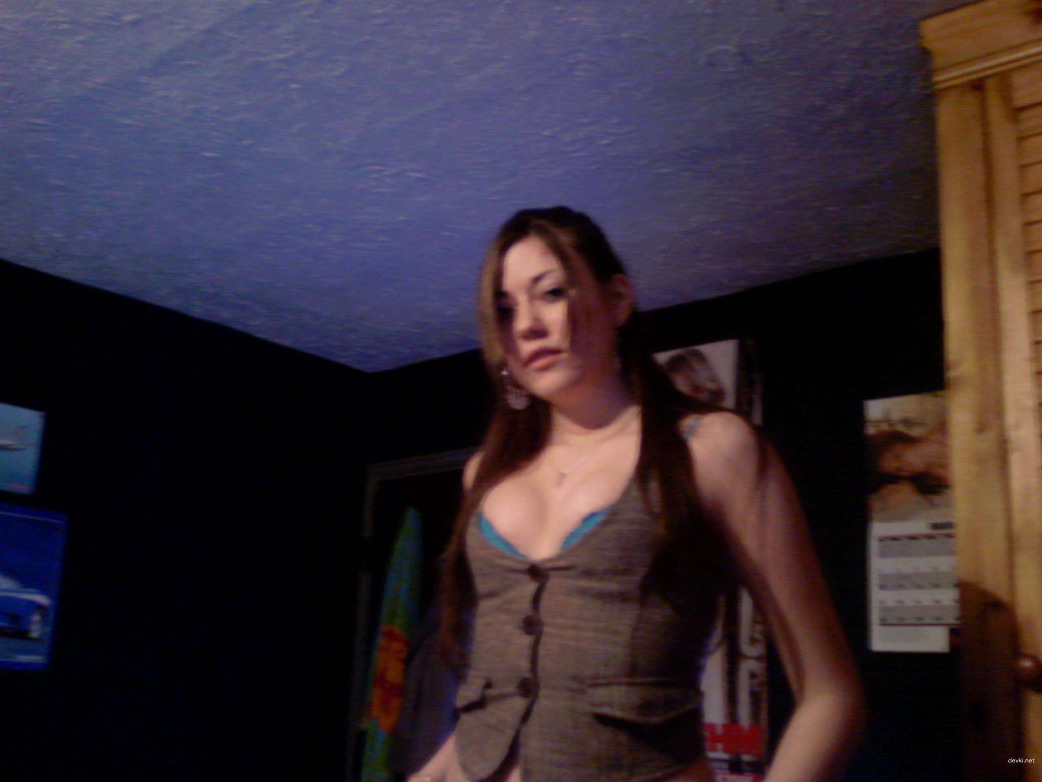 Naked babe deepthroats fat cock in mouth