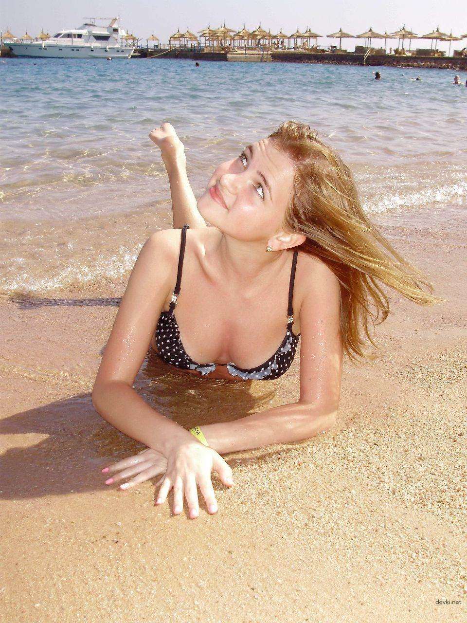Private Nude Vacation Photo of Amateur Girl - XXX Explicit Content!