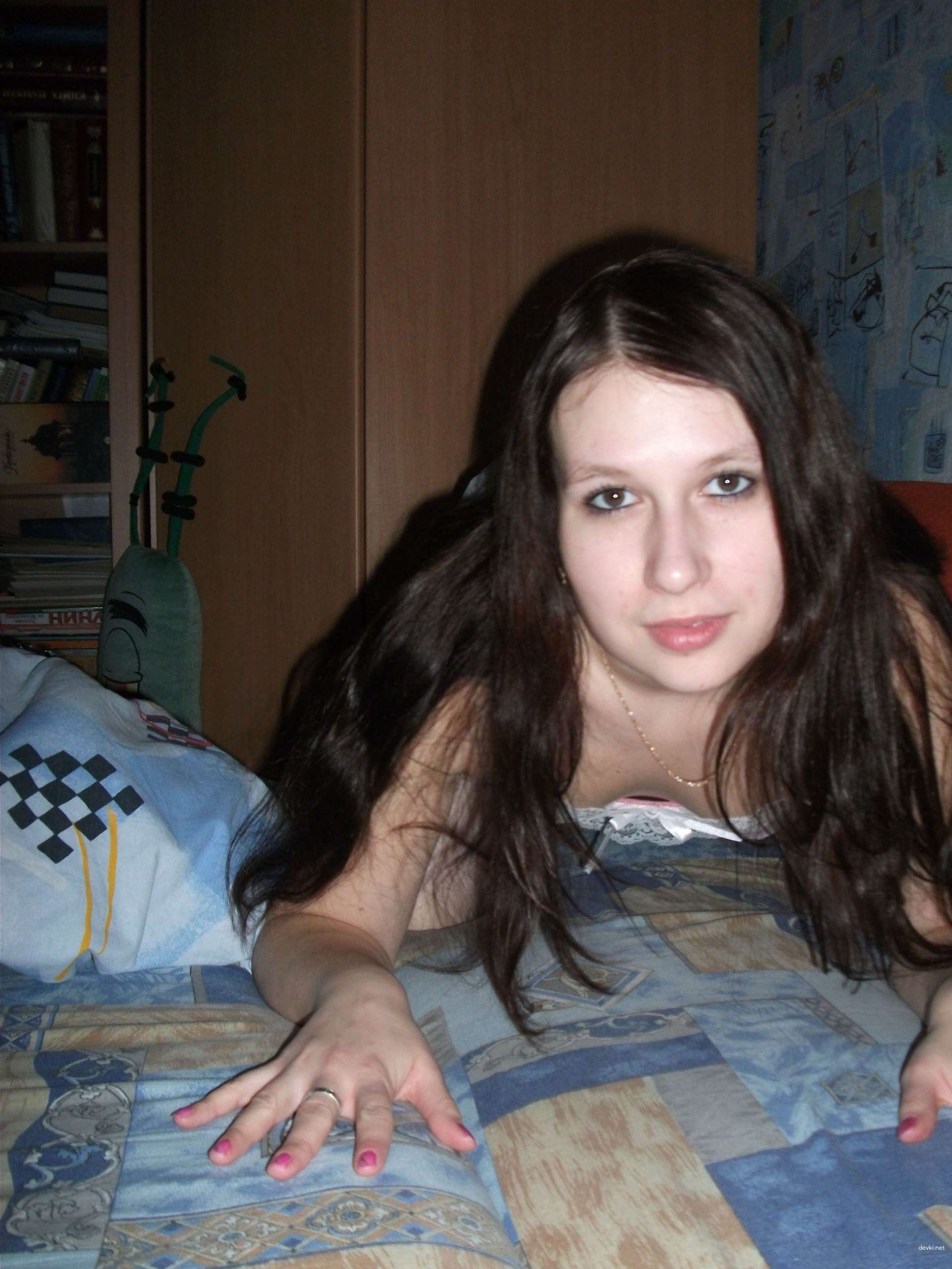 Sensual Amateur Girl Erotic Photo - Seductive and Provocative Shot