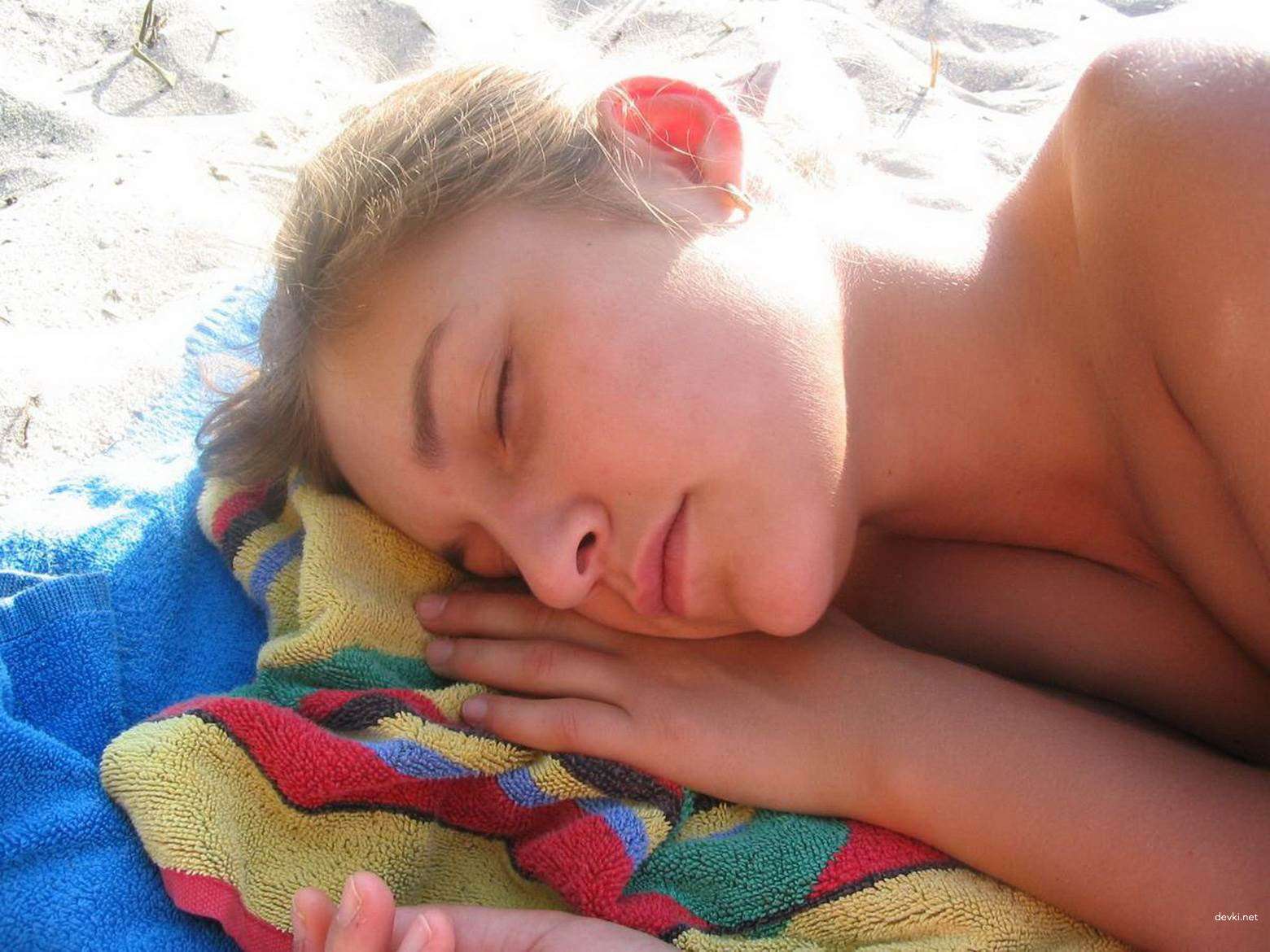 Private Nude Nudist Girl Exposed in Explicit Homemade Porn Pic