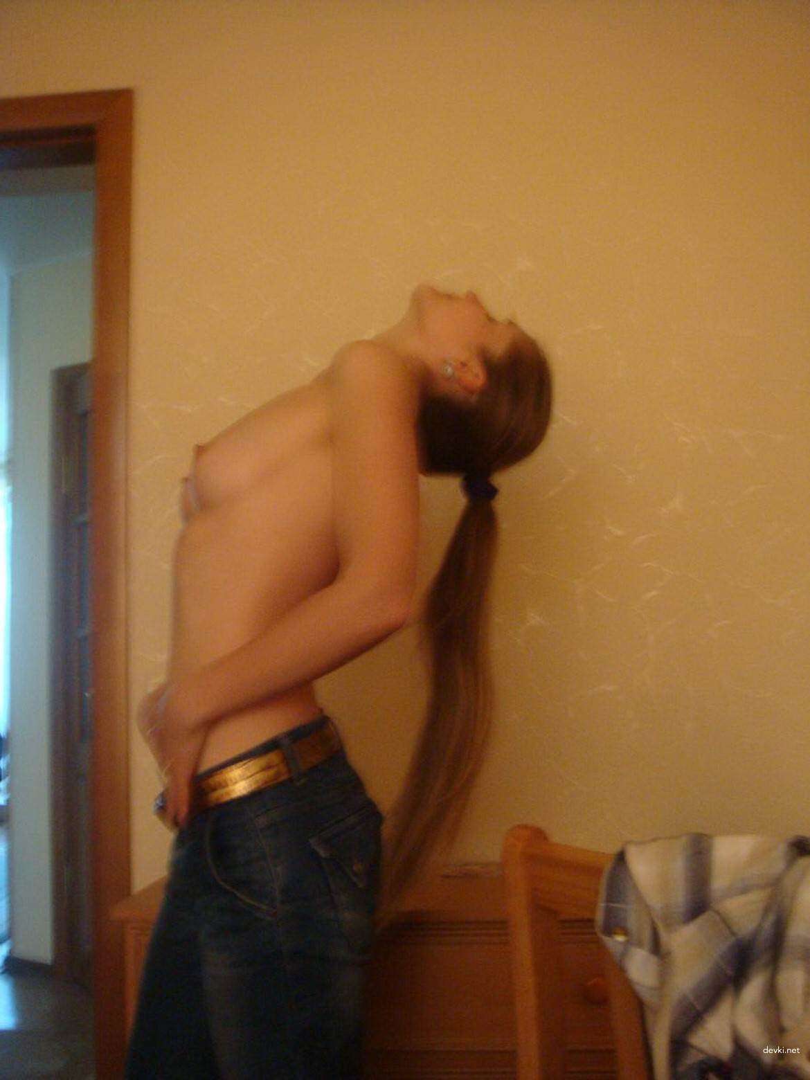 Private Nude Nudist Girl Exposed in Explicit Homemade Porn Pic