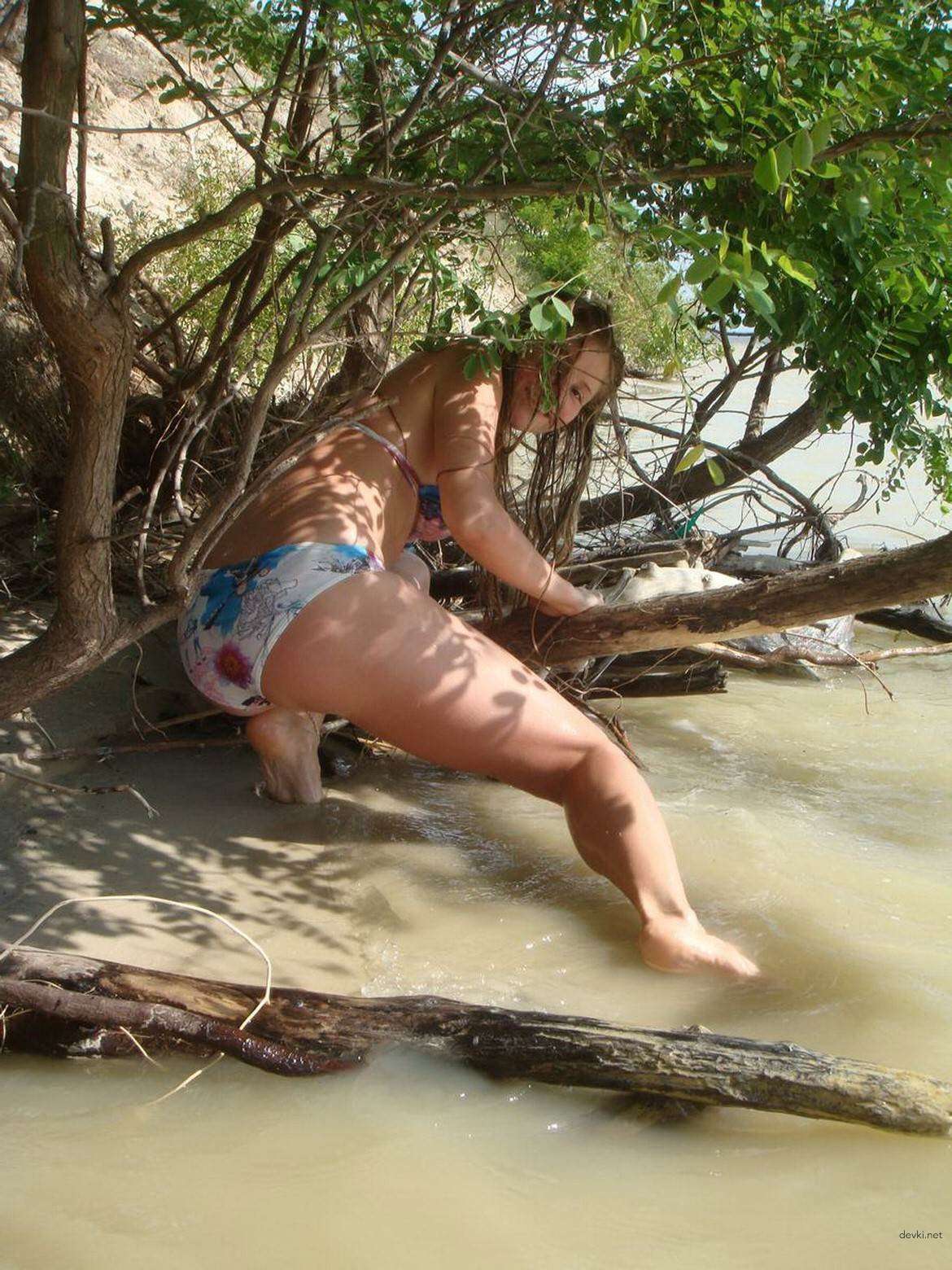 Private Nude Nudist Girl Exposed in Explicit Homemade Porn Pic