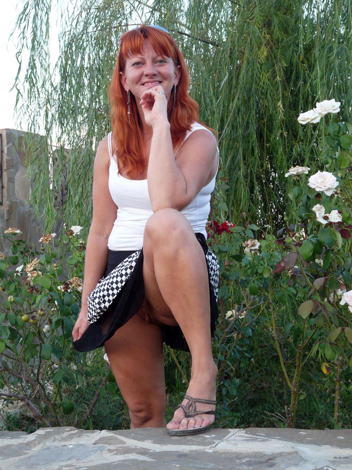 Explicit Amateur Nude Street Photo - Naked Woman Exposed Outdoors