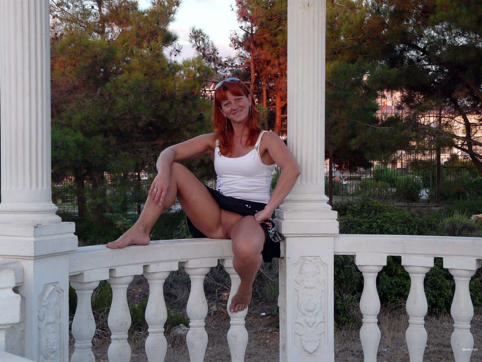 Explicit Amateur Nude Street Photo - Naked Woman Exposed Outdoors