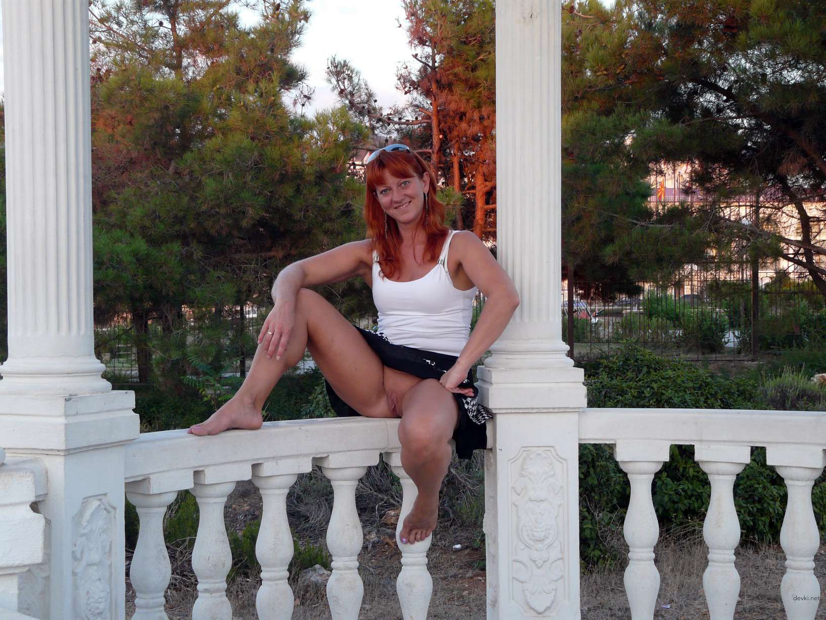 Explicit Amateur Nude Street Photo - Naked Woman Exposed Outdoors