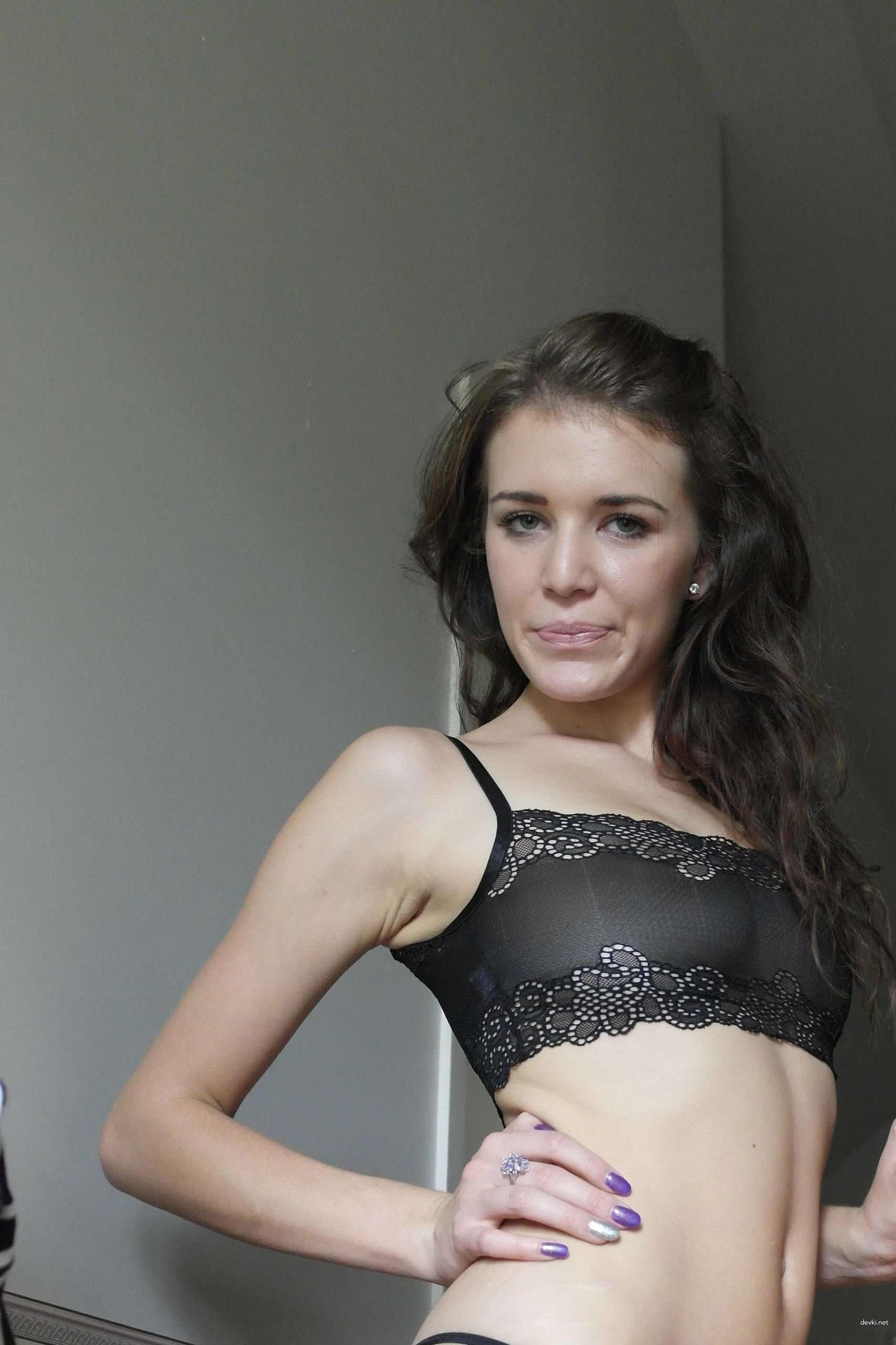 Explicit Personal Photos of Gorgeous Amateur Girl - Hot and Uncensored Selfies