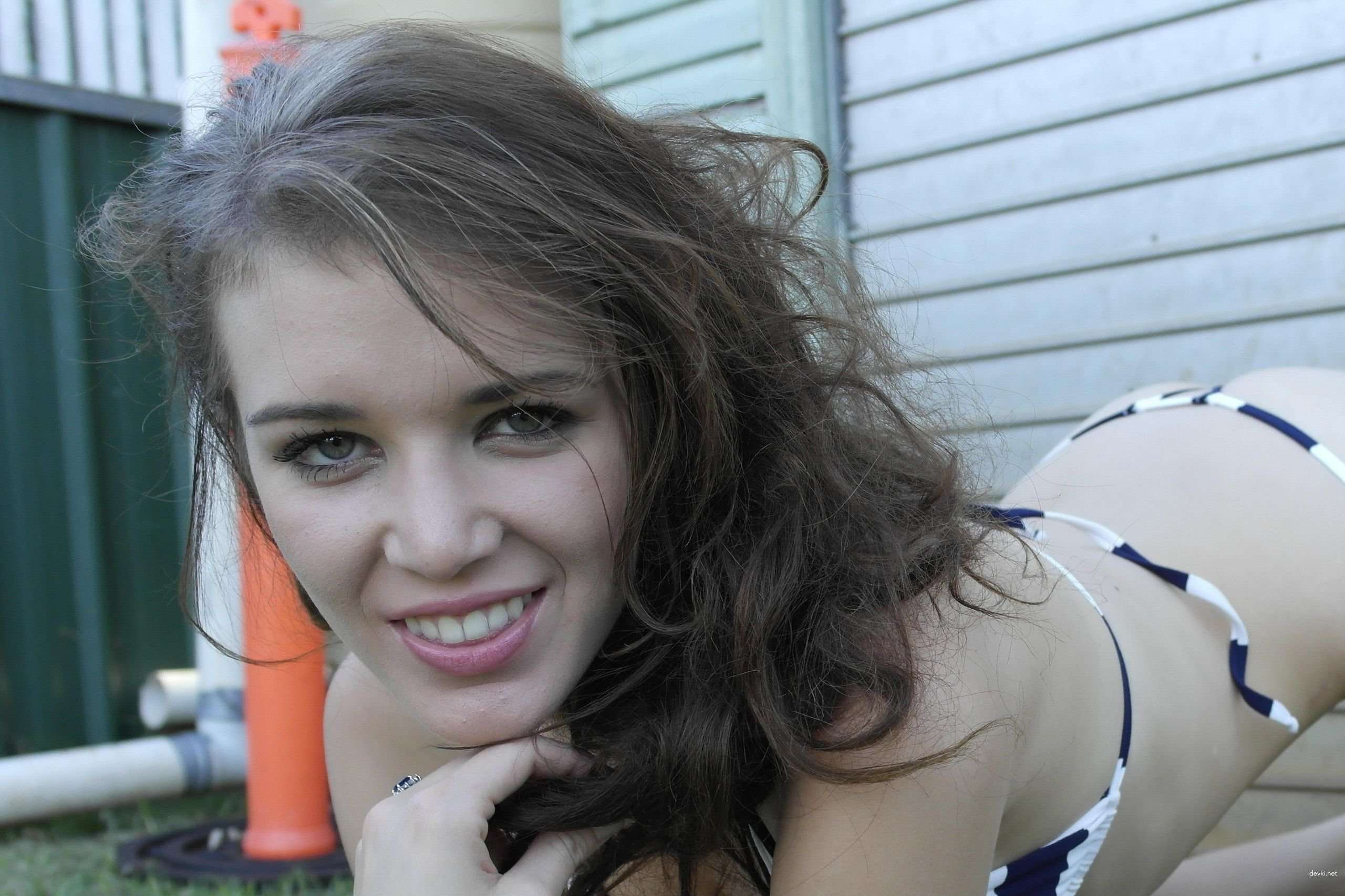 Explicit Personal Photos of Gorgeous Amateur Girl - Hot and Uncensored Selfies