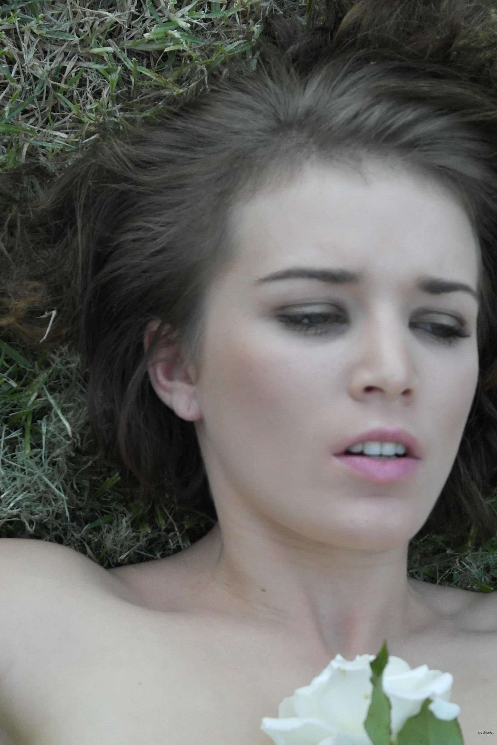 Explicit Personal Photos of Gorgeous Amateur Girl - Hot and Uncensored Selfies