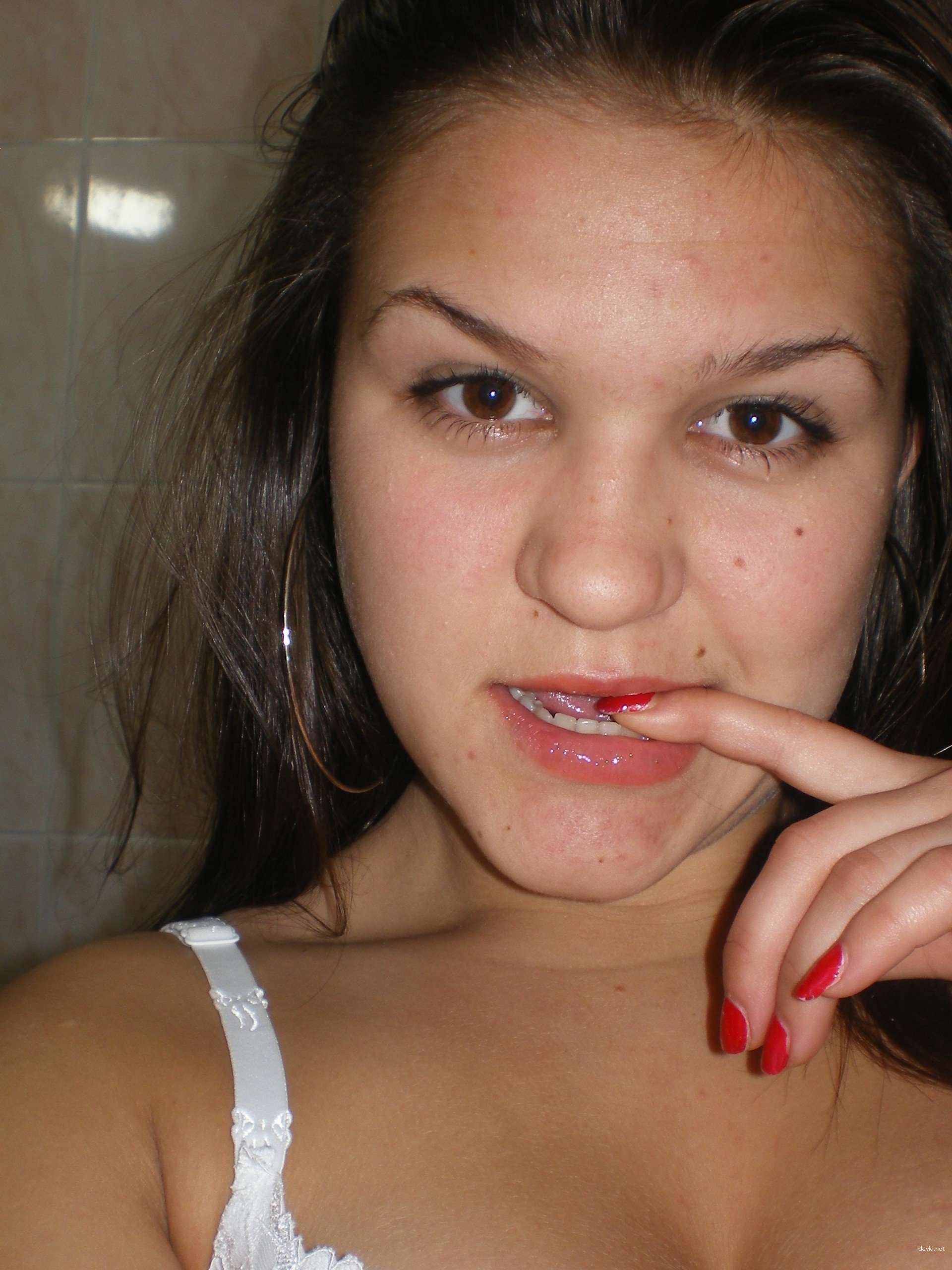 Hot Naked Girl Poses at Home - Explicit Amateur Nude Photo
