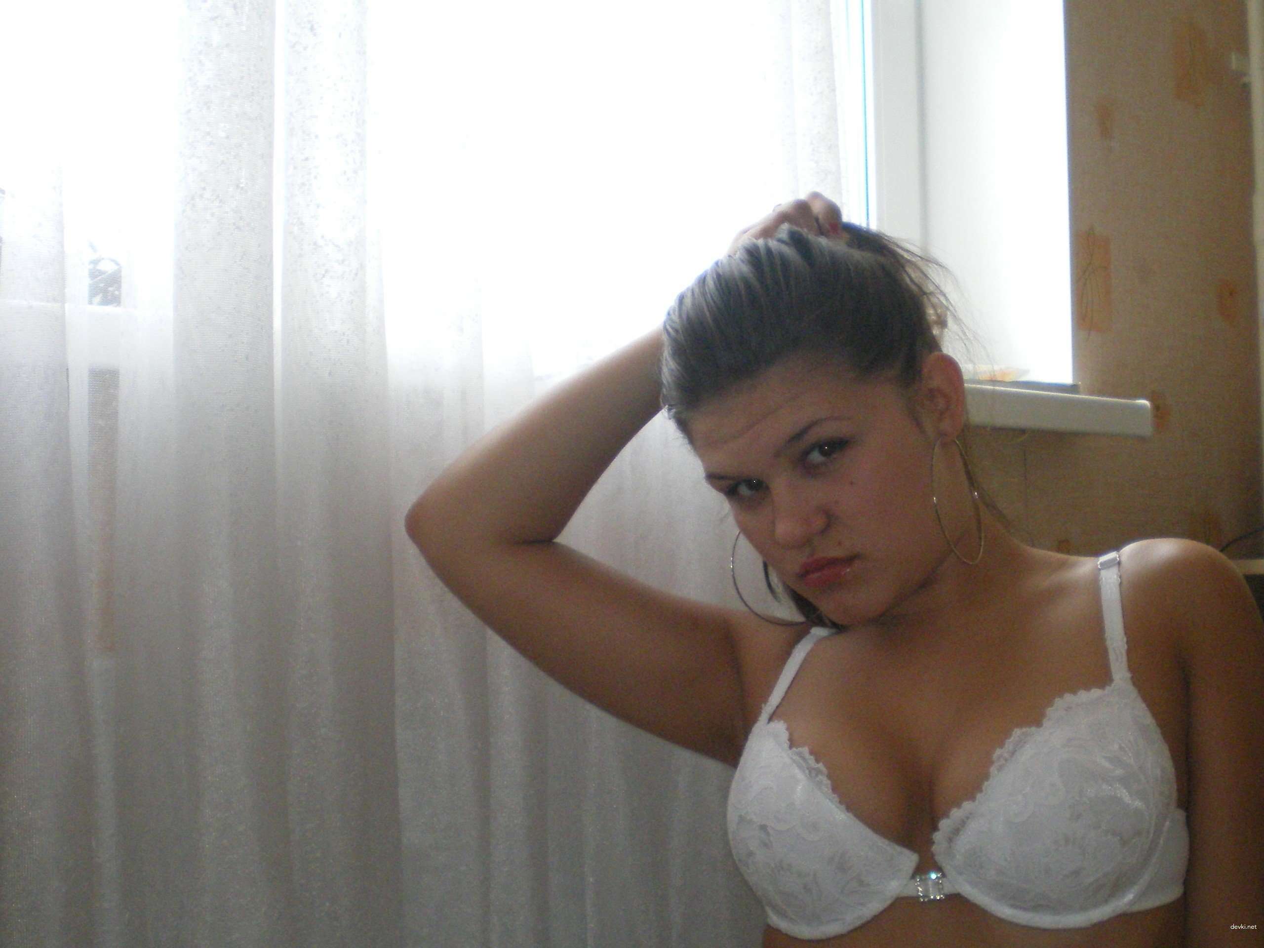 Hot Naked Girl Poses at Home - Explicit Amateur Nude Photo