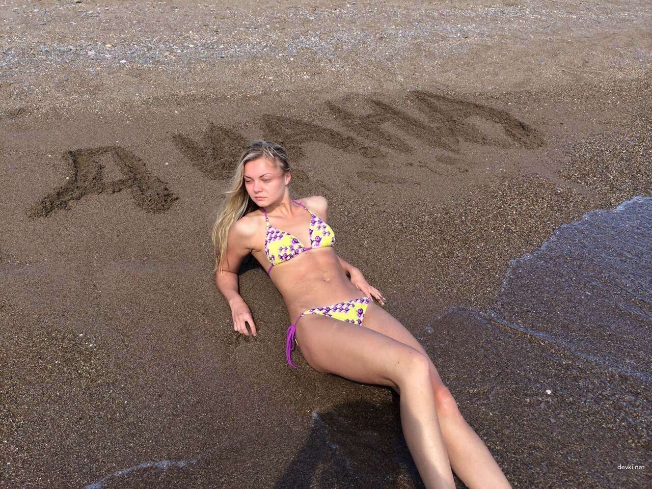 Amateur Erotic Photos of Cute Girl - Explicit Homemade Nudes