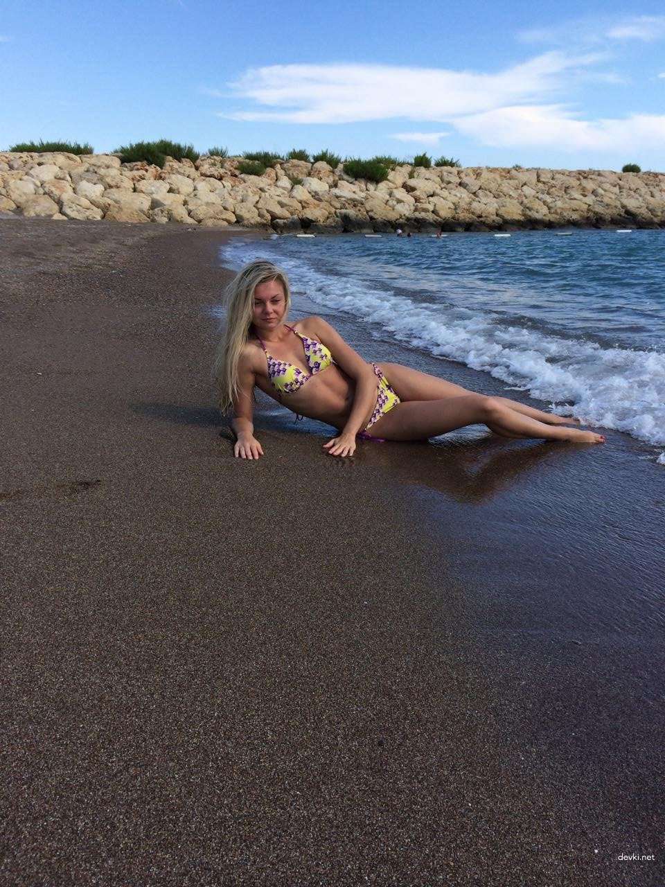 Amateur Erotic Photos of Cute Girl - Explicit Homemade Nudes