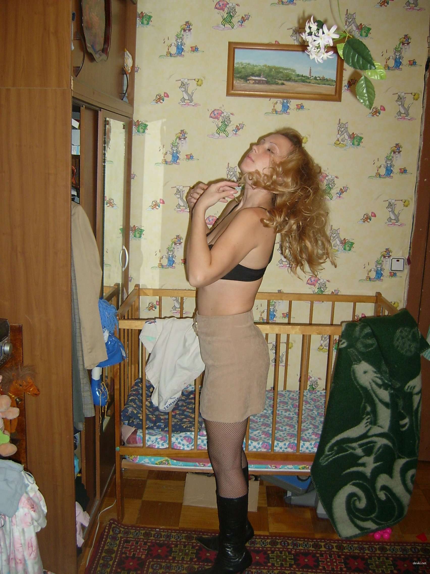 Young Woman's Working Holes: Explicit Amateur Photo Shoot