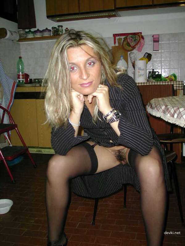 Amateur Pussy Itching - Explicit Close-Up Photo