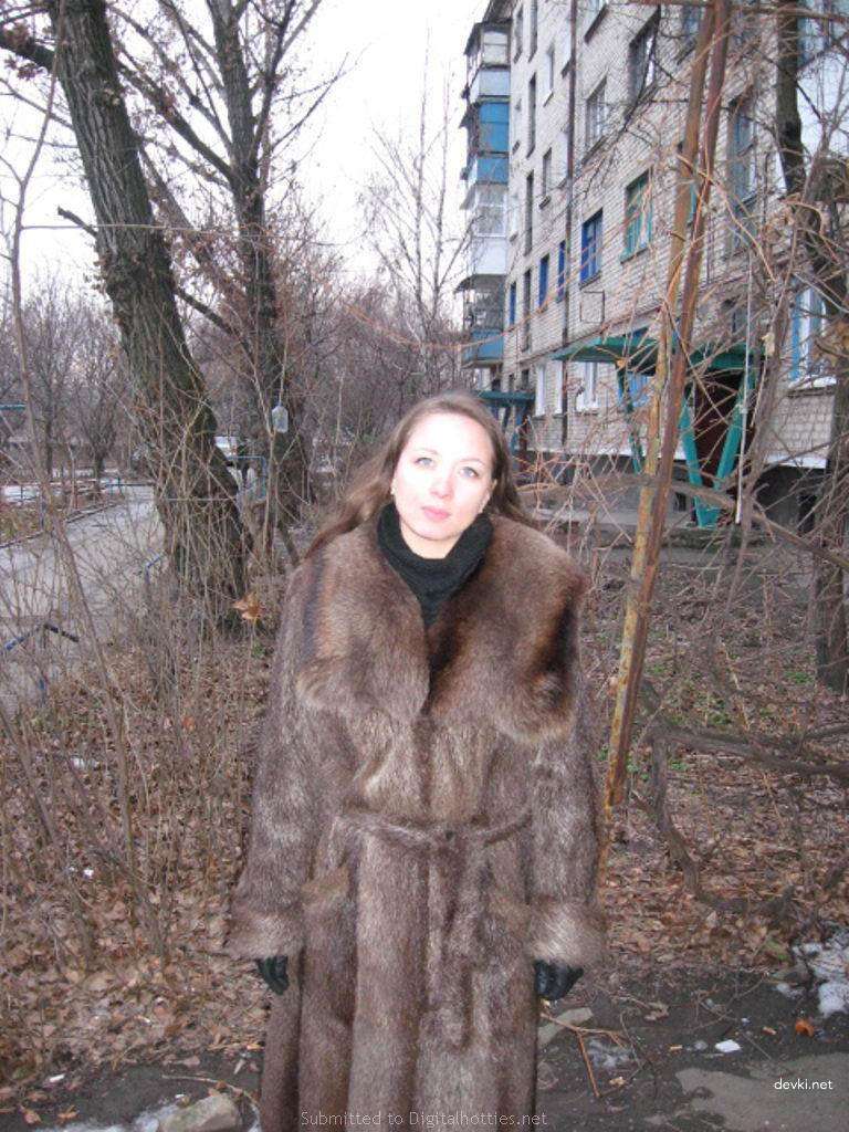 Russian Homemade Porn: Sexy Girl's Explicit Sex Tape