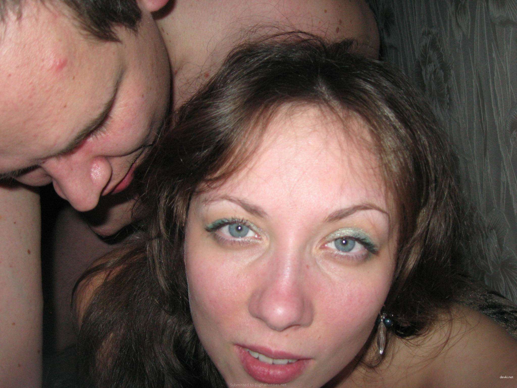 Russian Homemade Porn: Sexy Girl's Explicit Sex Tape