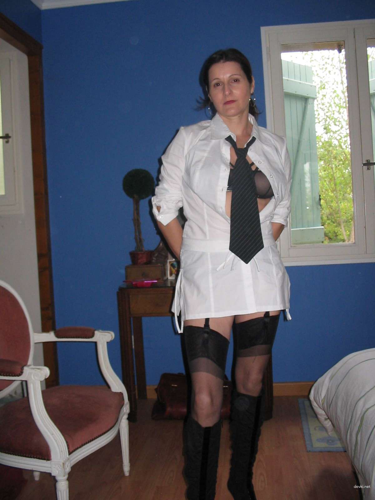 Mature Milf's Massive Photo Archive: Explicit XXX Content Featuring Hot Older Woman
