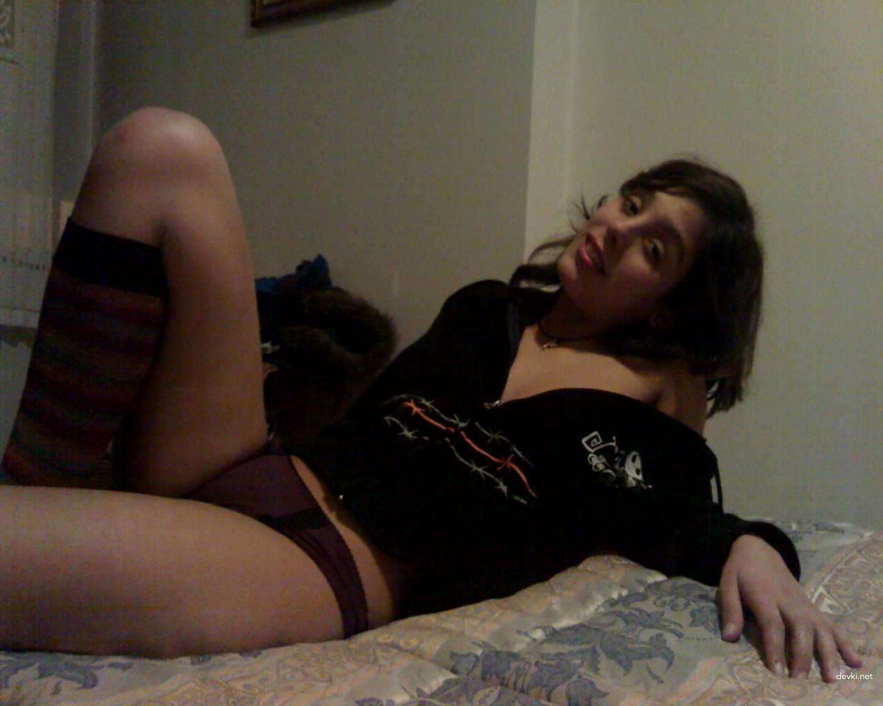 Hot Young Girl Sucking Cock - Explicit Blowjob Porn Photo