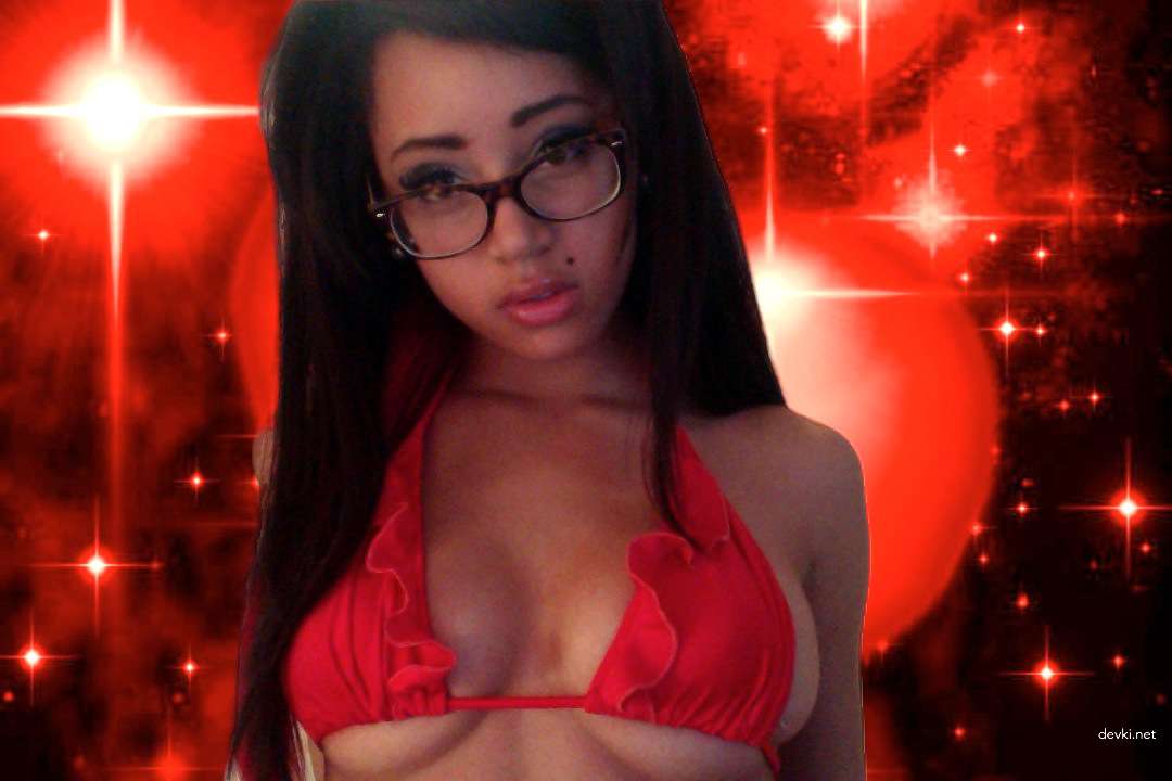 Latina Webcam Babe Exposes Her Sexy Body - Hot Solo Cam Show