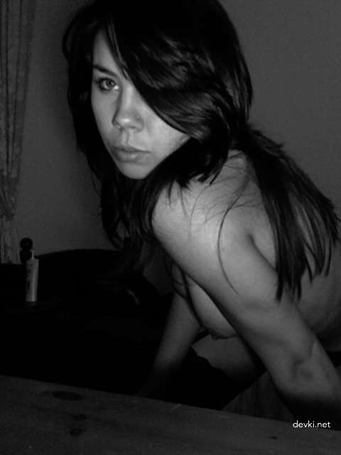 Explicit Selfie Collection: Hot Girls Show Off in Amateur Photos