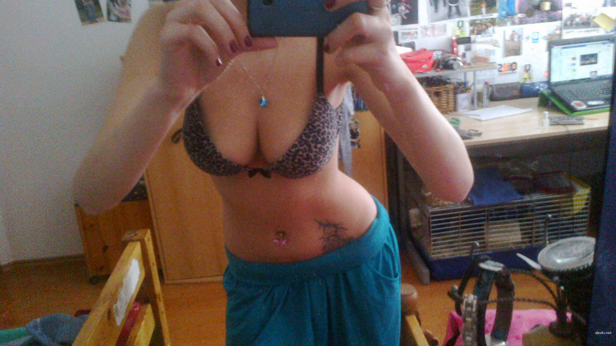 Explicit Selfie Collection: Hot Girls Show Off in Amateur Photos