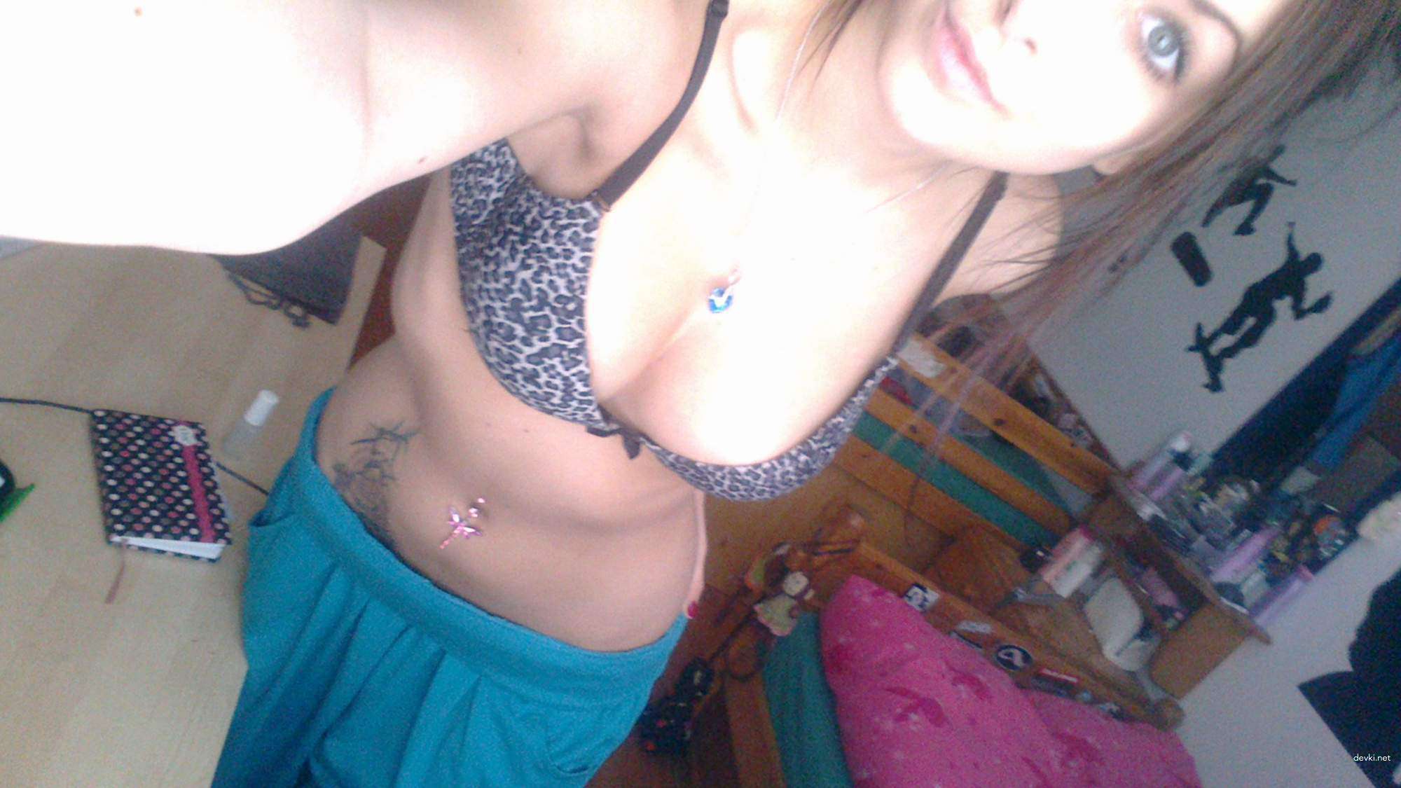 Explicit Selfie Collection: Hot Girls Show Off in Amateur Photos