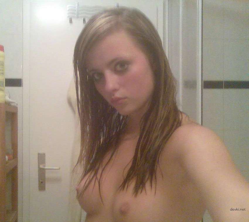 Naked Blonde Amateur Photos Part 4: Explicit and Bold!