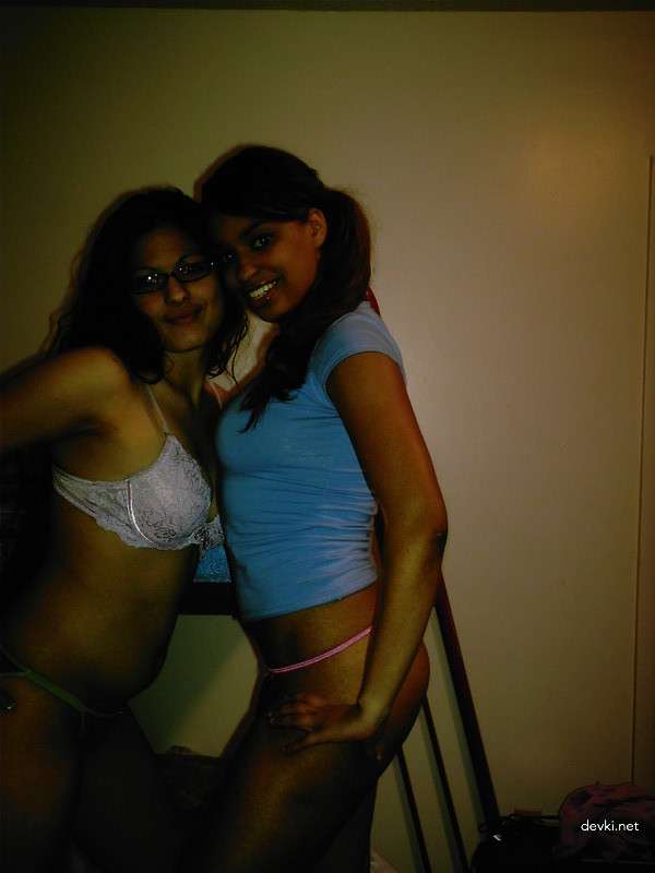 Explicit Nude Girls Collection: Amateur Photo Compilation