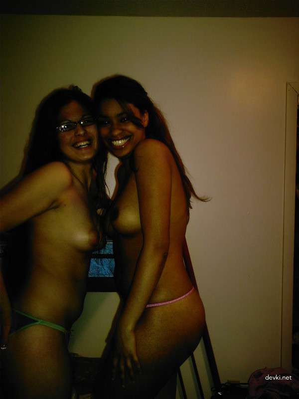 Explicit Nude Girls Collection: Amateur Photo Compilation