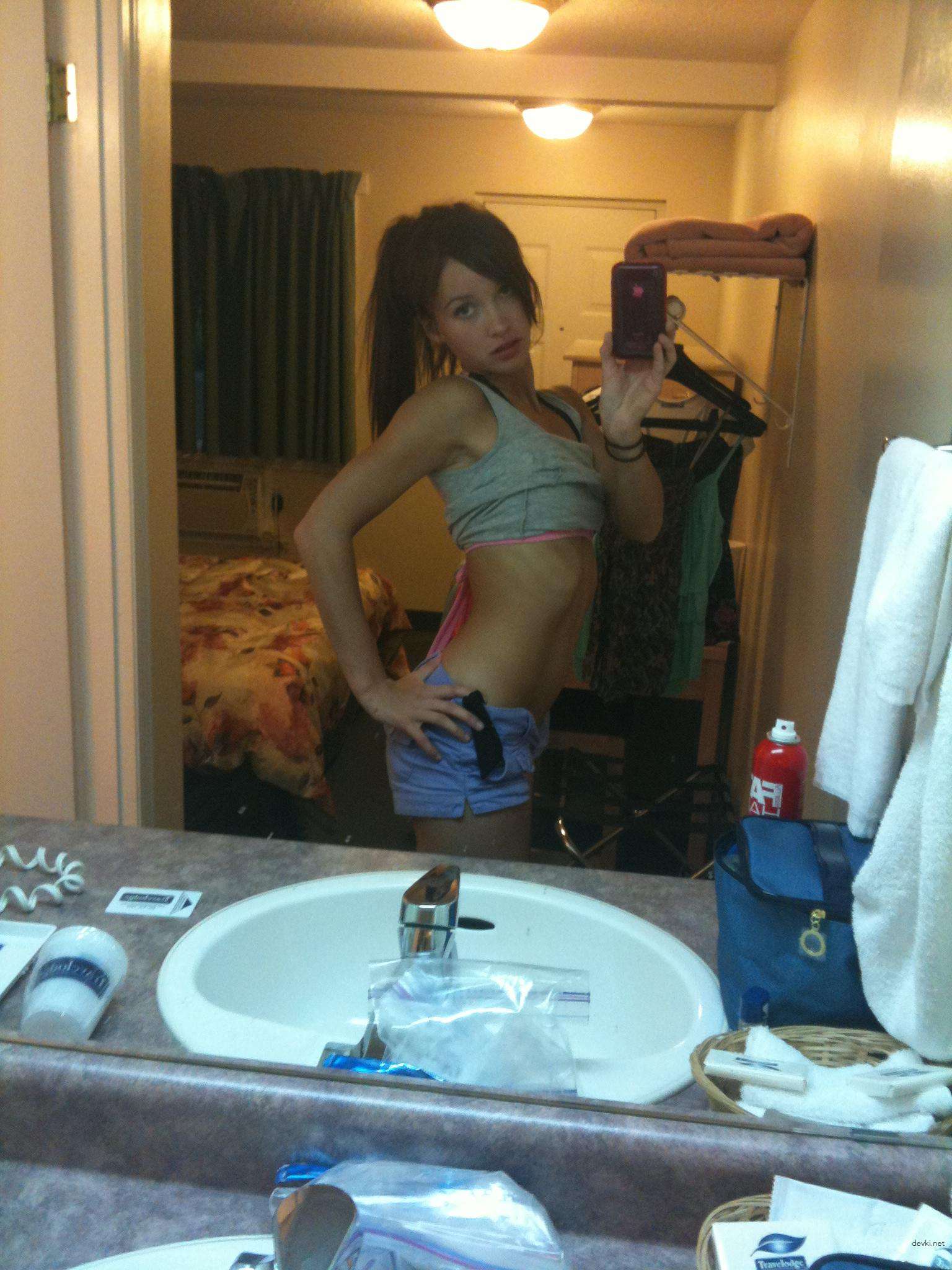 Explicit Nude Girls Collection: Amateur Photo Compilation