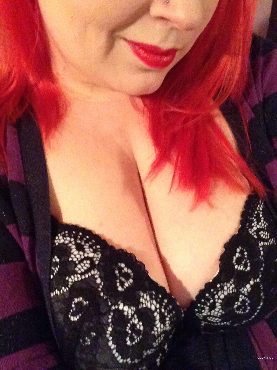 Curvy Women and Girls Amateur Photos: Explicitly Captured Beauties